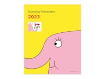 Årssatsen innehåller samtliga frimärksmotiv utgivna under året, monterade i en vacker specialdesignad folder. 